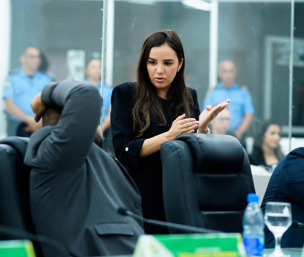 Carol Dantas no Plenário da Câmara nesta terça 17