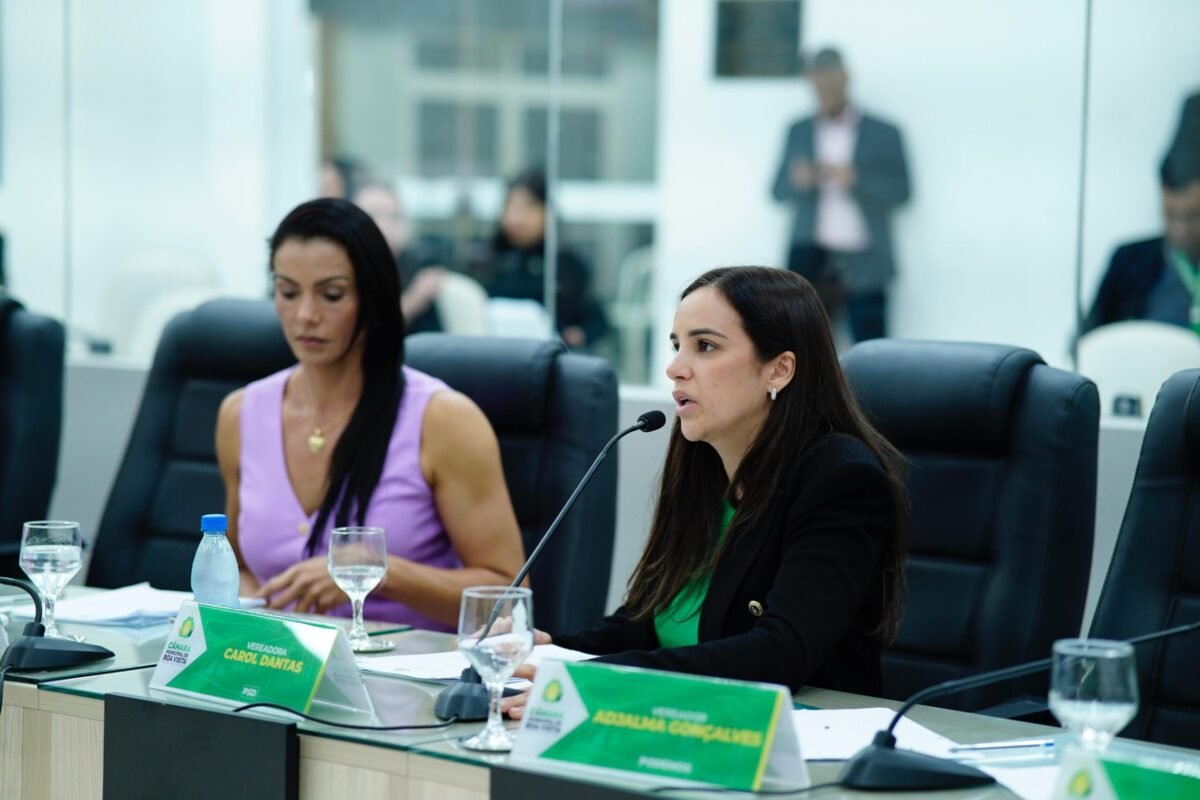 Carol Dantas defende projetos de lei em plenário